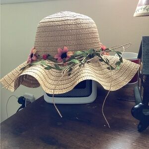 Elegant Women's Straw Hat with Floral Trim
